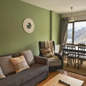 Apartment En A Pie De Pistas, Wifi Y Parquin